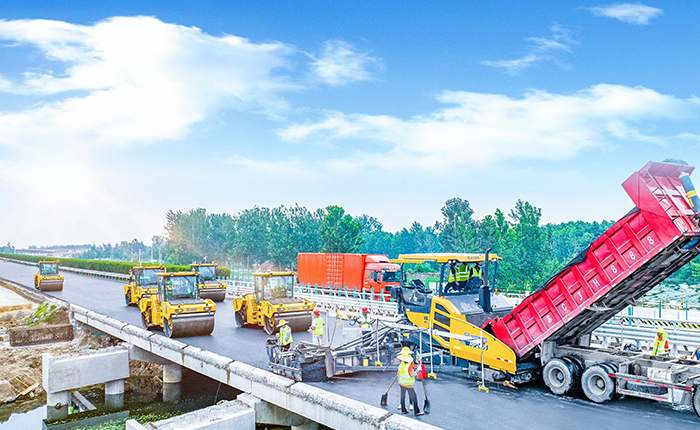 江苏高速上演金年会成套道路机械大片！